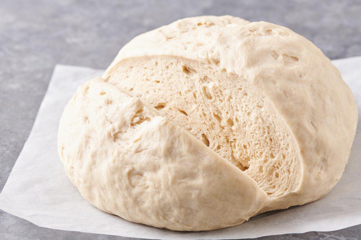 Pâte levée sucrée aus der Kategorie Gebäck süss. Das fertige Gericht schön angerichtet und fotografiert aus Vogelperspektive (Food Fotografie). Serviervorschlag, Original Tiptopf Rezept, aus dem bekanntesten Kochbuch der Schweiz