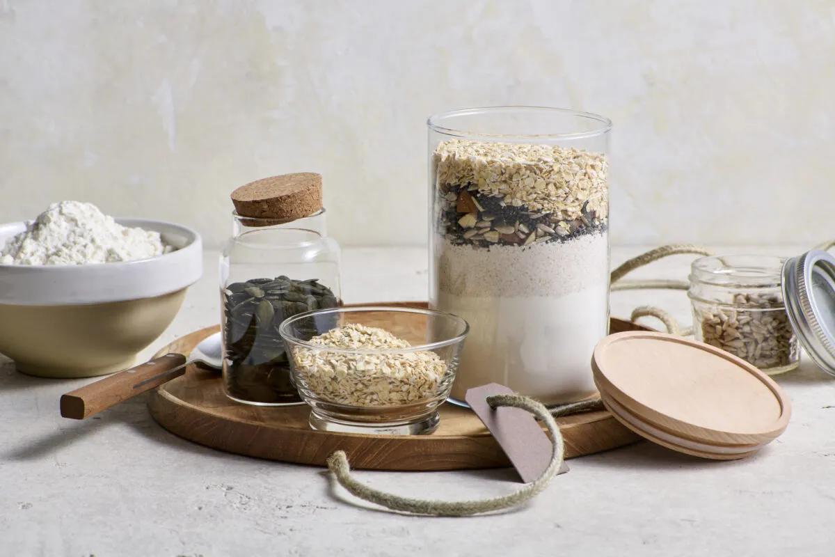 Mélange pour pain. Das fertige Gericht schön angerichtet und fotografiert aus Vogelperspektive (Food Fotografie). Serviervorschlag, Original Tiptopf Rezept, aus dem bekanntesten Kochbuch der Schweiz